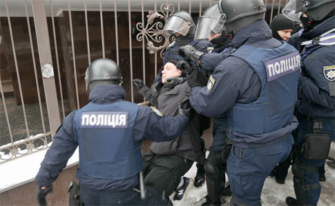 Дело Труханова: Под судом подстрелили силовика, начались задержания