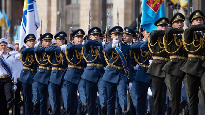 Украинцы дали оценку военному параду на День Независимости