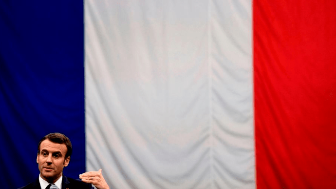 Макрон: Франция не будет вводить карантин для непривитых