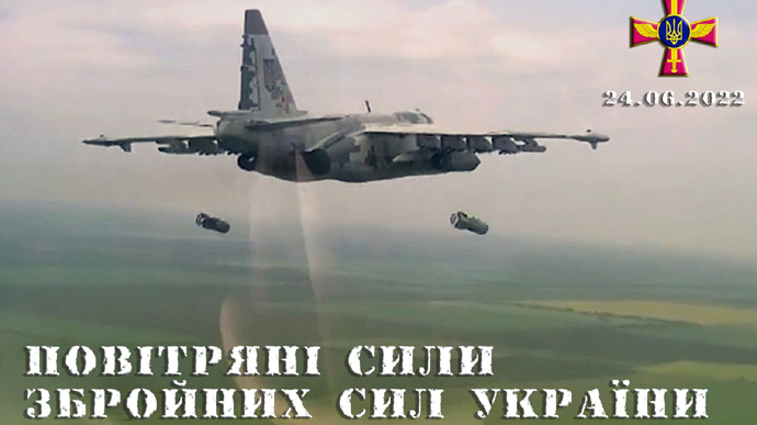 Защитники уничтожили российский штурмовик Су-25, 8 ББМ и склад боеприпасов врага