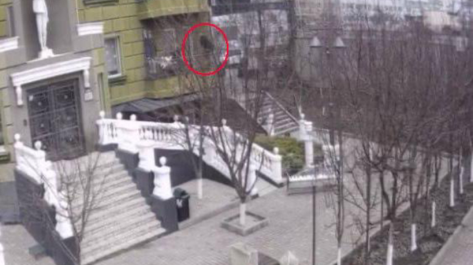 В Одесі хабарник вистрибнув з вікна, щоб не датись у руки силовикам