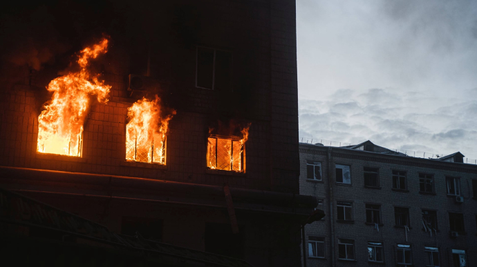 Кличко: Враг продолжает целиться в мирные дома, всего уже погибла сотня киевлян