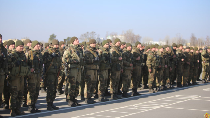 Belarus reports withdrawal of paratroopers from Ukrainian border