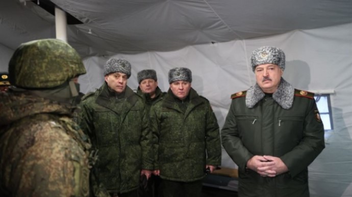 Лукашенко навідався до військ РФ у Білорусі: Спільну справу робимо