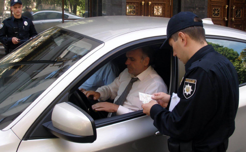 Нардепы предлагают облегчить жизнь водителям: права и техпаспорт оставить дома