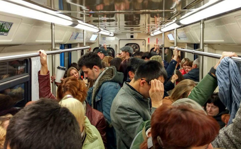Коронавірус: в Росії ізолювали пасажирів поїзда з Києва і ловлять китайців в метро