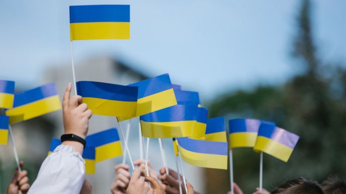 Более 80% украинцев довольны тем, как власть обороняет страну. С борьбой с коррупцией - хуже