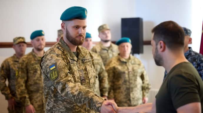 Zelenskyy visits Odesa on Ukrainian Navy Day, presenting awards to marines – video, photos