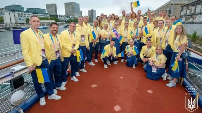 Ukrainian delegation sings traditional song at Olympics opening ceremony in Paris – video