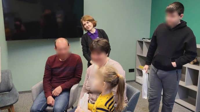 Another family brought back to Ukraine from occupation: Russians shot near their heads to intimidate them – photo