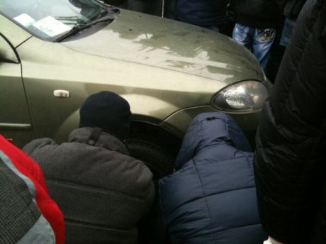 «У однієї регіональної машини спустило колесо», - повідомляє Oksana Kovalenko.