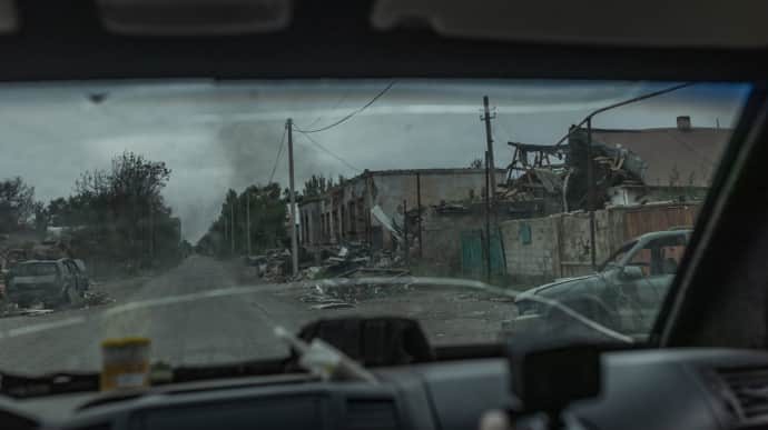 Russians attempt to enter Selydove, but Ukrainian forces push infantry back from outskirts – video