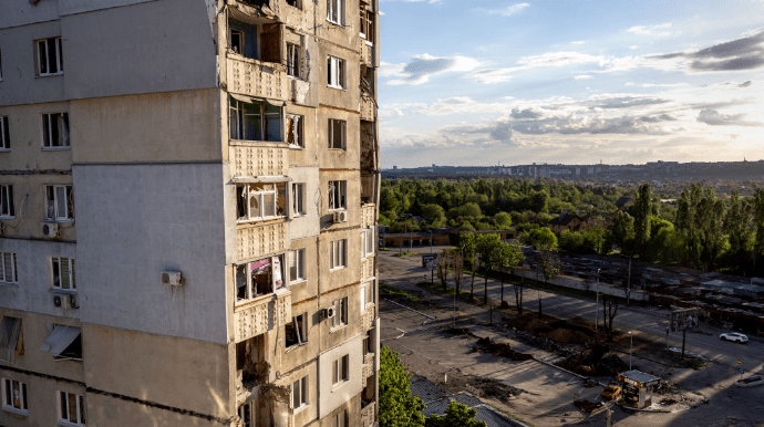 Харків: Був ракетний удар від росіян, загорілася будівля 