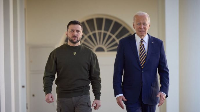 Zelenskyy calls on Biden to invite Ukraine to join NATO