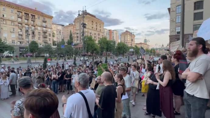 Під КМДА мітингували через знесення історичної Садиби Зеленських