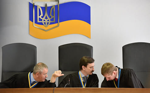 Адвокати Януковича оголосили бойкот суду