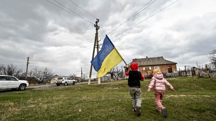 Ukraine brings back six more children from temporarily occupied territory of Kherson Oblast