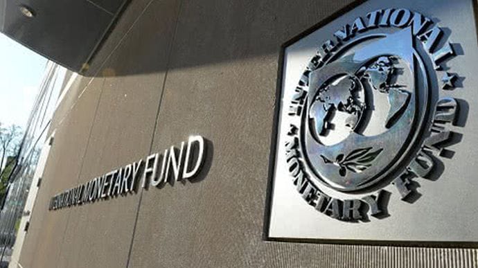 Украинцы преимущественно считают, что Украина управляется извне через МВФ