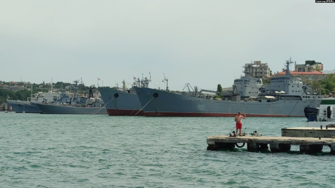 Russia brings five large landing ships into Black Sea