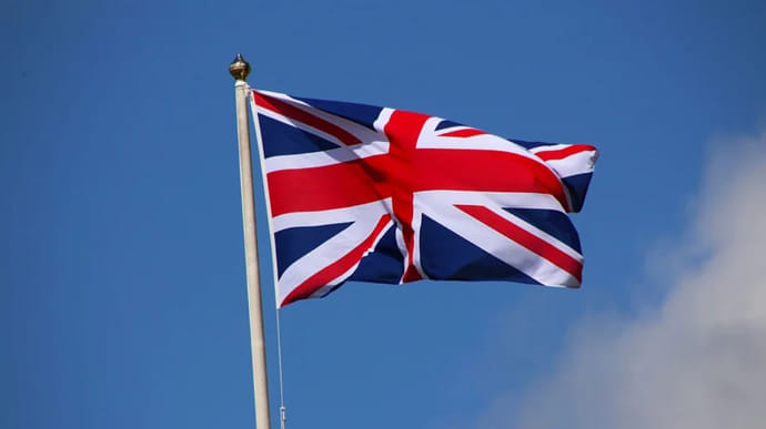 Лондон упростил визовые правила для родственников выезжающих из Украины британцев
