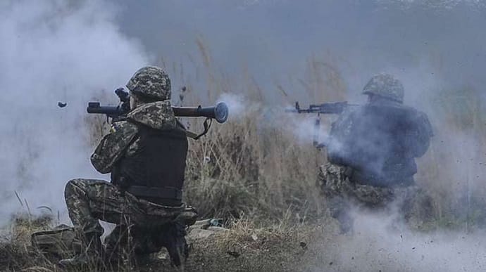 Окупанти на Донбасі 18 разів гатили по позиціях ЗСУ