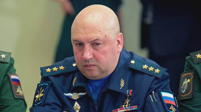 Российскому генералу Суровикину приказали молчать и отправили под домашний арест - Politico