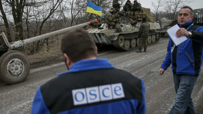Україна працює над введенням миротворців ОБСЄ на Донбас: це безпрецедентний випадок