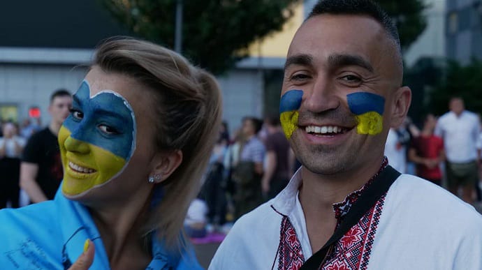 Понад 13 тисяч вболівальників підтримали збірну України у фан-зоні Києва
