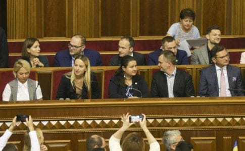 Зарплаты министров: Новосад и Пристайко получают меньше предшественников