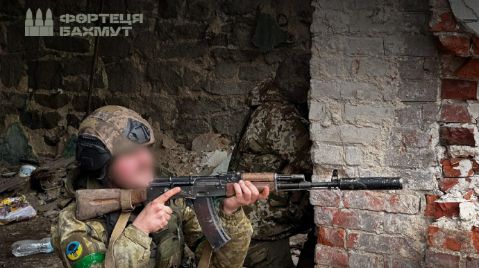 Ukrainian border guards make weekend unforgettable for 24 occupiers in Bakhmut