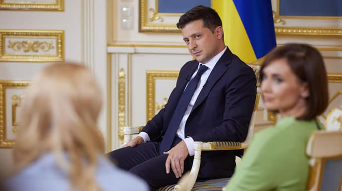 Почти треть украинцев до сих пор ничего не знают об опросе Зеленского
