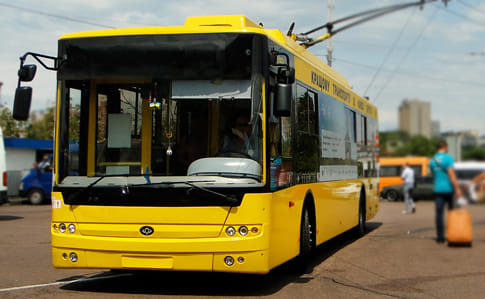 Бизнес-партнер Порошенко ставит на троллейбусы росийские двигатели – СМИ