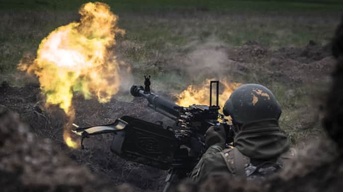 Nearly 200 combat clashes on battlefield: Ukrainian defenders repel 100 Russian attacks on 2 fronts