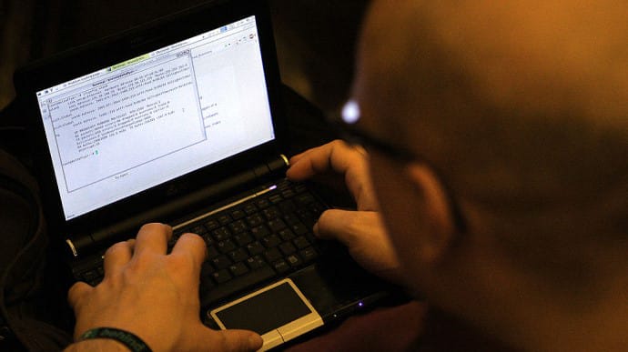 Правительственные эксперты нашли российский след в хакерской атаке на украинские сайты