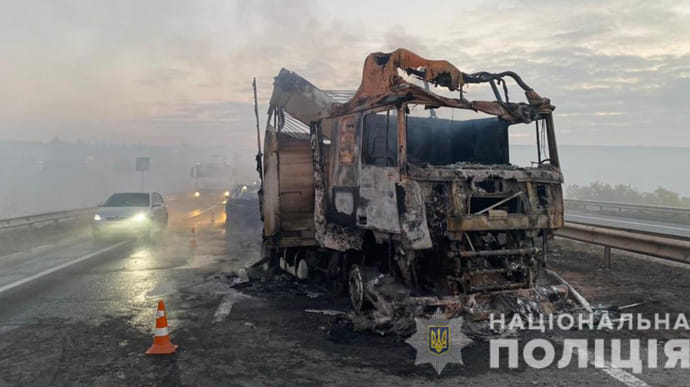 На Одеській трасі зіткнулися 5 авто: 3 загиблих, постраждали діти