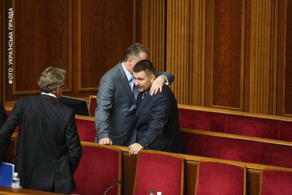 Обнимались