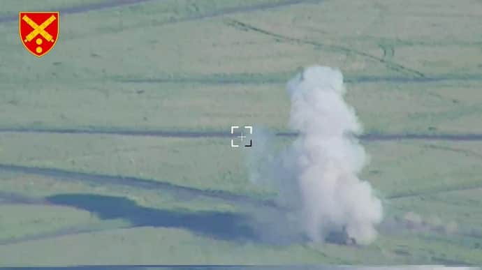 Ukrainian defenders hit Russian Tor anti-aircraft missile system with HIMARS – video