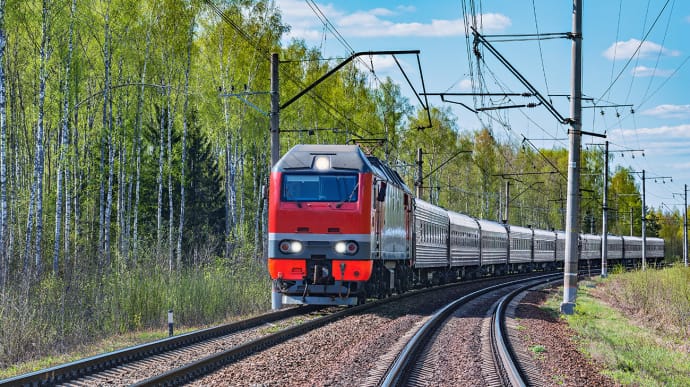 Россияне закрыли три железнодорожные вокзалы в Курской области из-за боевых действий