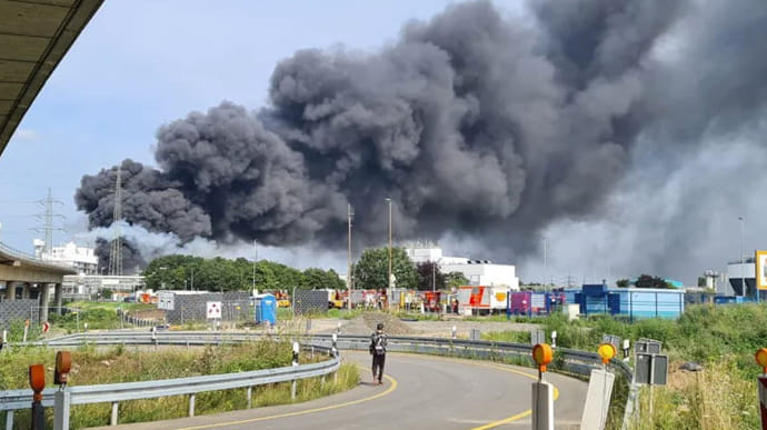 Взрыв на заводе в Германии: число погибших возросло до двух, раненых более 30