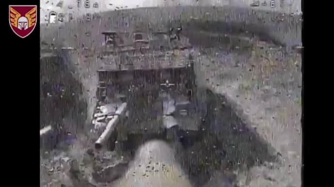 46th Separate Airborne Brigade destroy Russian barn tanks – video