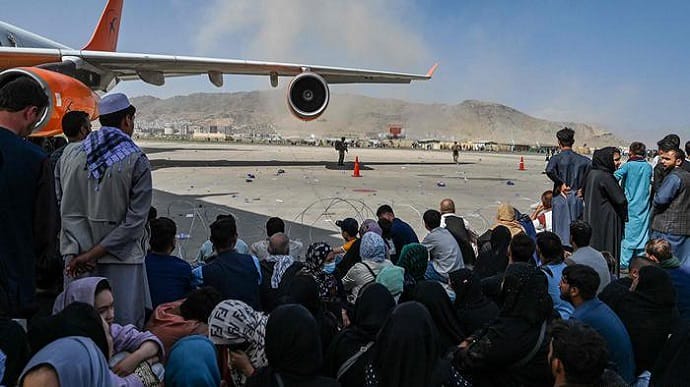 У аэропорта Кабула прогремел взрыв, есть погибшие 