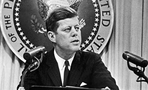 В США опубликовали еще 676 документов об убийстве Кеннеди