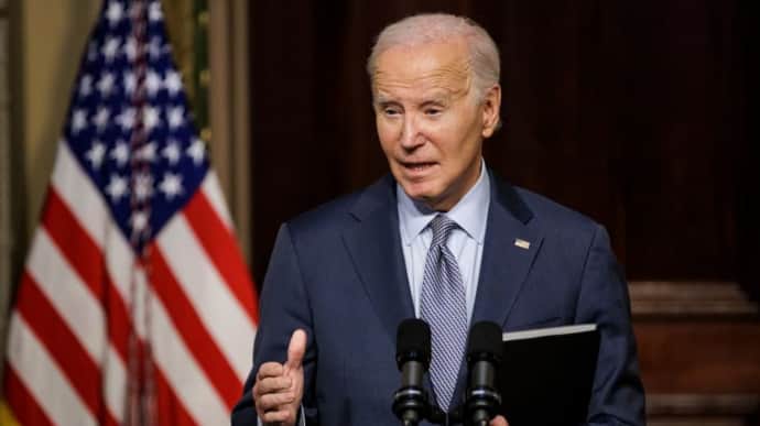 Biden once again urges Congress to approve military aid to Ukraine
