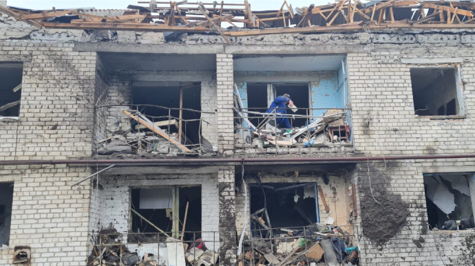 Ранковий ракетний удар на Донеччині: поранені семеро людей