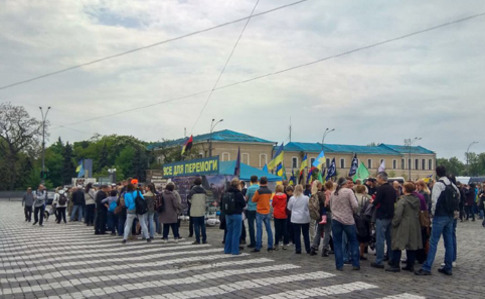 Харків: суд дозволив залишити намет волонтерів у центрі міста