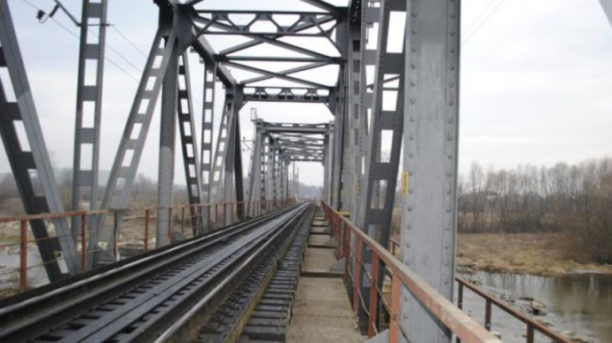 Возле Мелитополя взорван мост, по которому россияне перевозили оружие на фронт - ССО