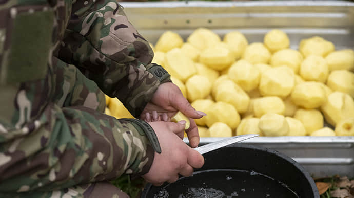 Ukraine's Defence Ministry establishes state logistics operator to buy food for Armed Forces