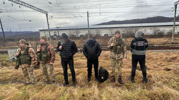 Незаконный уикенд в горах: пограничники задержали 7 нарушителей на Закарпатье