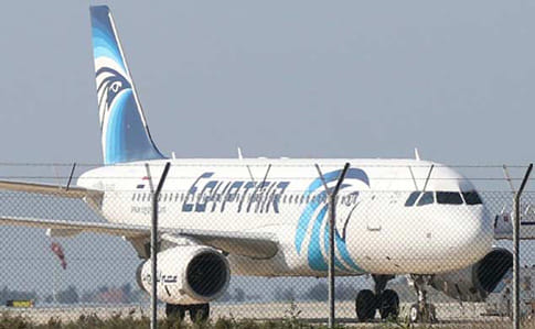 На борту літака EgyptAir, вірогідно, стався теракт - міністр авіації Єгипту