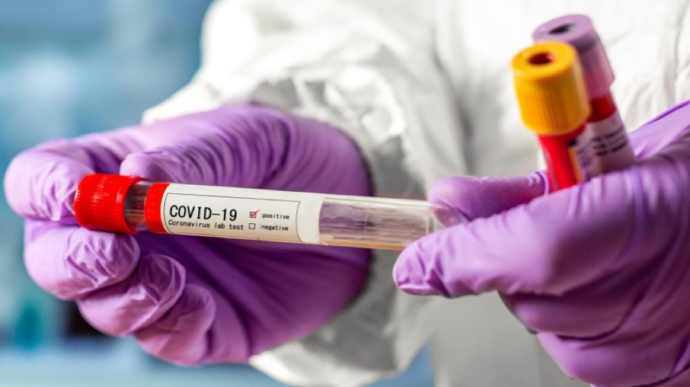 В Днипре от одной женщины 35 человек заразились коронавирусом